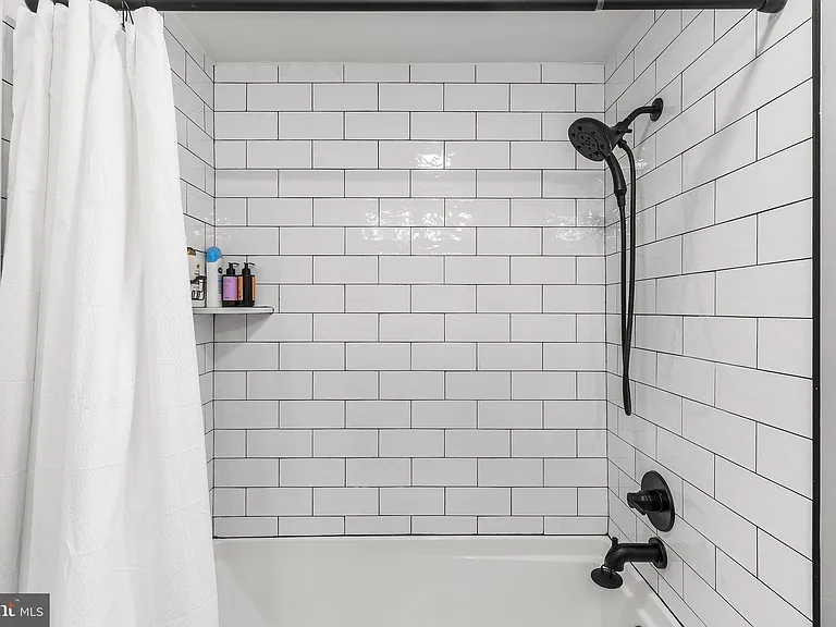 205 N 4th St #11-F5 — Photo 22