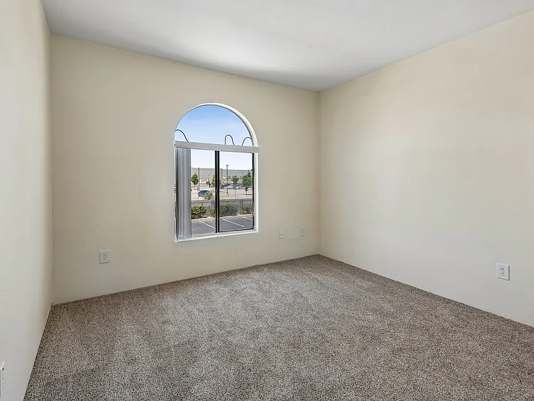 Tierra Pointe — Photo 10