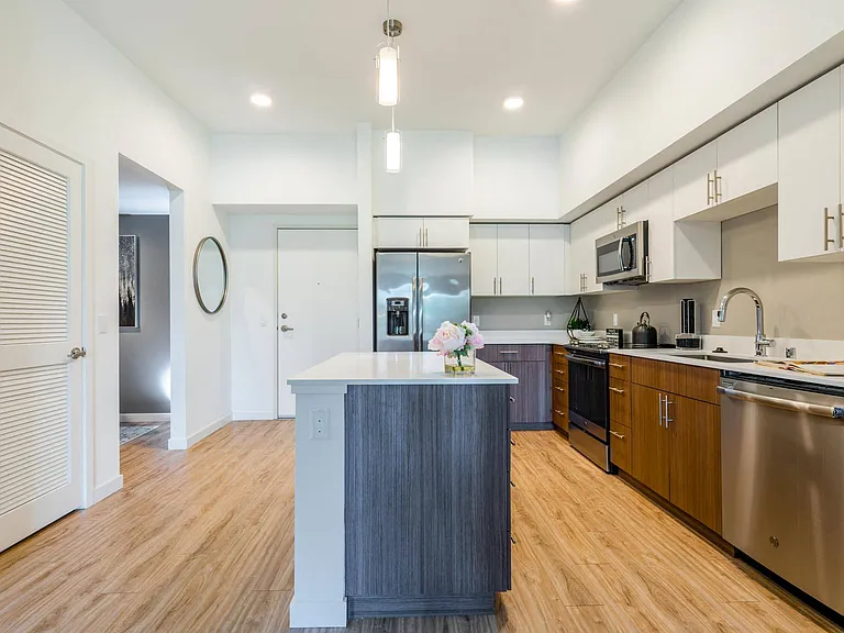 Edition Apartments — Photo 30