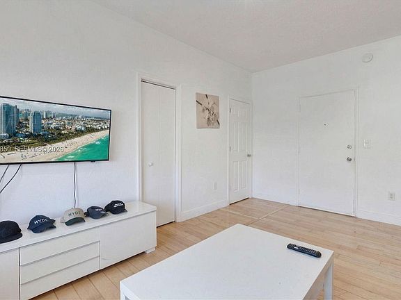 5th image of 760 Jefferson Ave APT 5