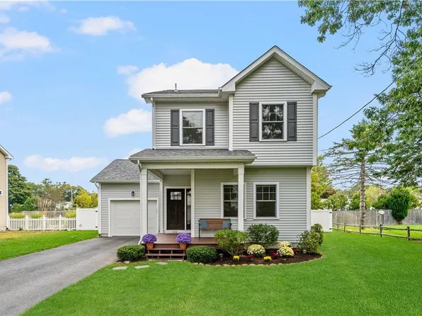 222 Pettaconsett Ave, Warwick, RI 02888