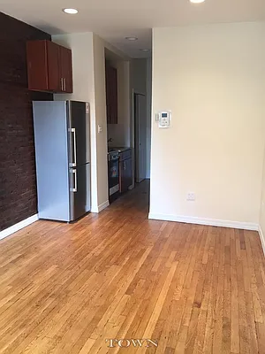 Rented by Town Residential | media 8