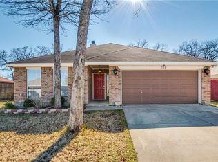 524 Logan Dr, Azle, TX 76020