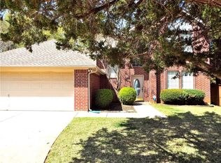 2 Brookside Ct, Mansfield, TX 76063