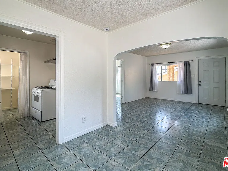 3331 1/2 City Terrace Dr — Photo 10