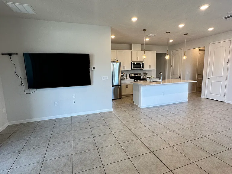 904 Blue Creek Dr — Photo 5