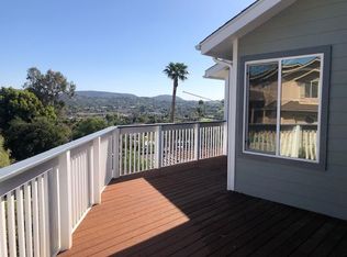 208 Journeys End, Vista, CA 92083