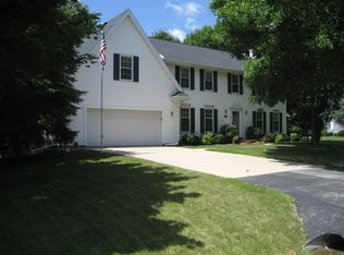 2913 Prairie Wood Dr, Oshkosh, WI 54904