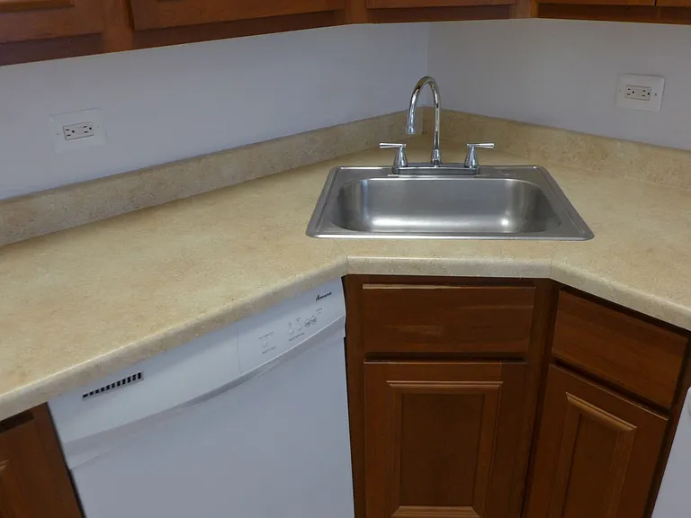 Lamon Courts Apartments — Photo 38