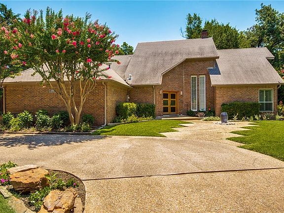 3rd image of 3554 Golfing Green Dr