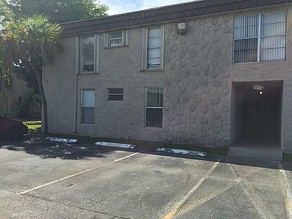 3rd image of 10359 N Kendall Dr APT A3