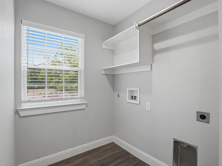 1022 W Shepherd St — Photo 24
