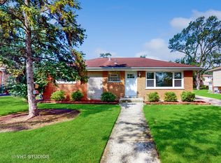 3N480 Willow Rd, Elmhurst, IL 60126