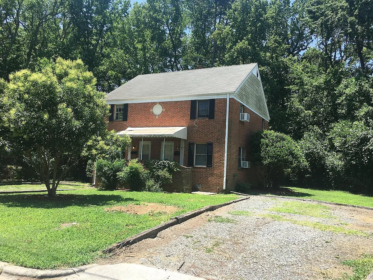 219 Colleton Rd — Photo 1