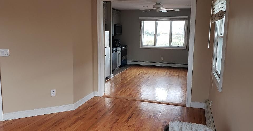 2nd image of 3718 Somerset Dr