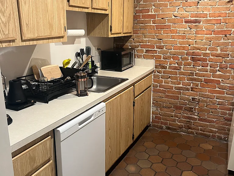 25 Holyoke St #5 — Photo 6
