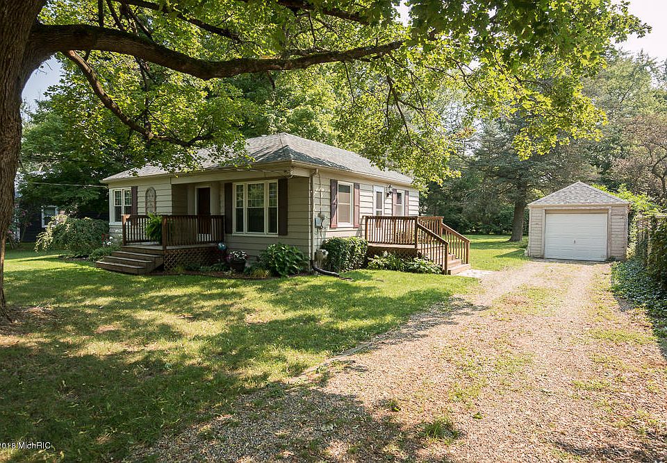1st image of 2722 Brook Dr