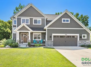 1664 Bristol Ridge Dr NW, Grand Rapids, MI 49544