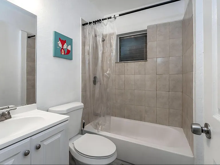 3401 SW 48th Ave — Photo 11