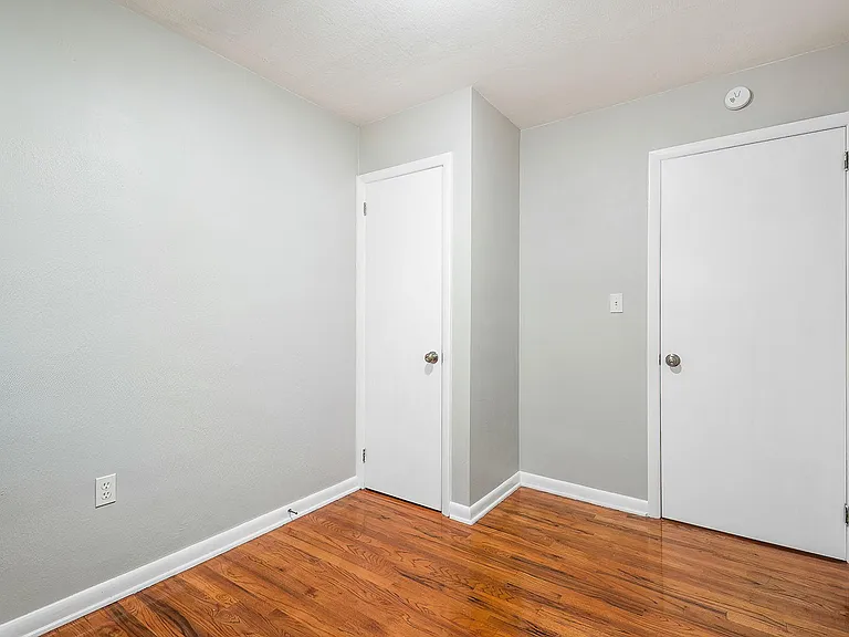 111 W Pettebone St — Photo 12