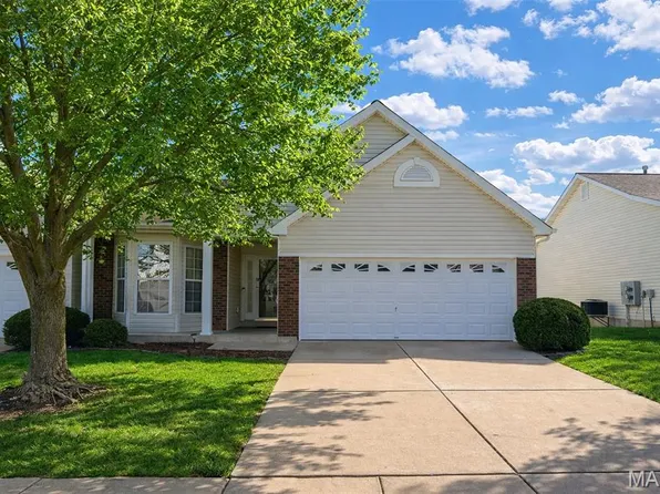 84 Green Park Ln, O'Fallon, MO 63366