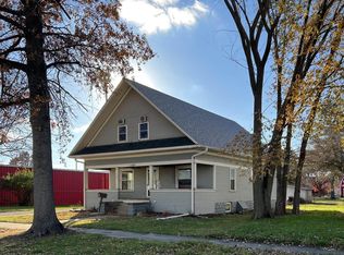 104 N Main Ave, Wyoming, IL 61491