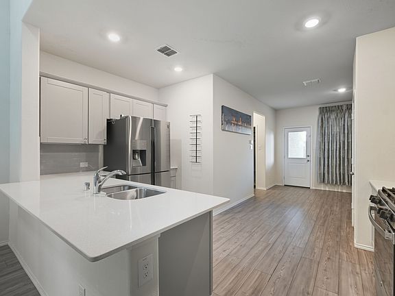2nd image of 2317 Larimar Dr
