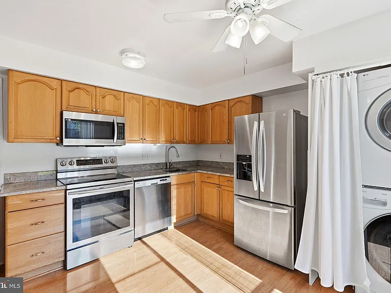 3695 Persimmon Cir — Photo 16