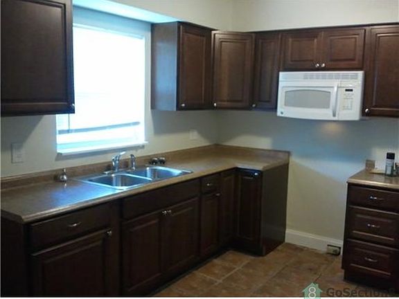 2nd image of 2515 15th Ave S