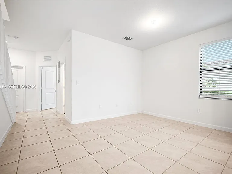 11804 SW 247th Ter #11804 — Photo 9