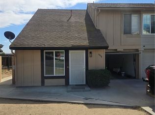 6898 John Dr, Riverside, CA 92509