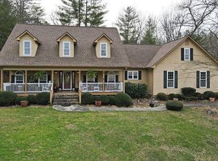 38 Oakwood Dr, Blue Ridge, GA 30513