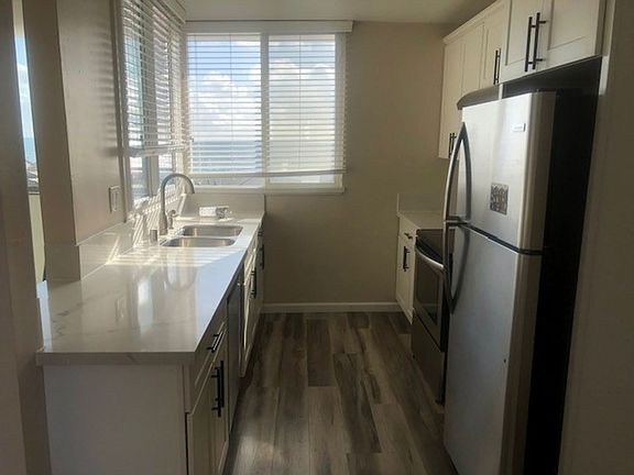 5th image of 1120 S Pacific St APT G