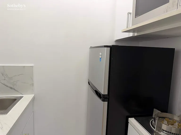 26 E 63rd St #3E — Photo 5