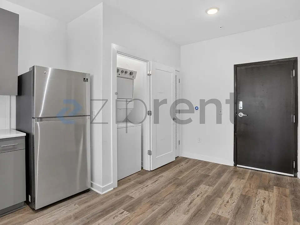 525 Parkway Dr #403