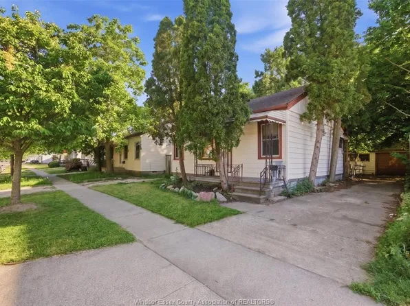2215 Forest Ave, Windsor, ON N8W 2G7
