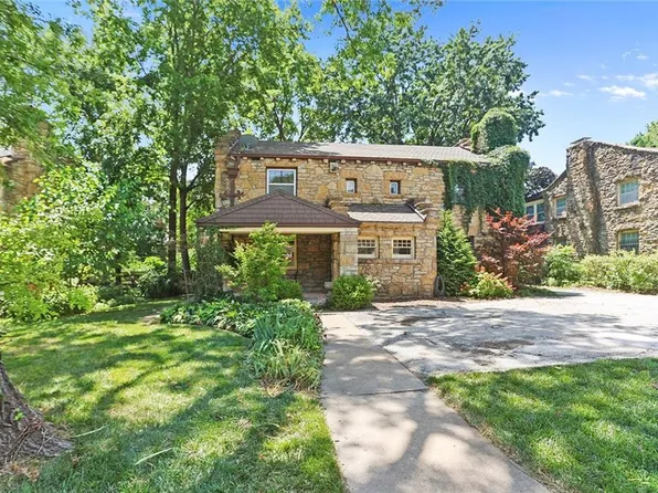 807 E 47th St, Kansas City, MO 64110