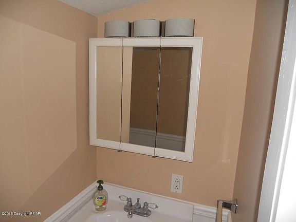 4th image of 1536 Wallace St