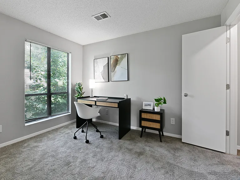 450 Waldan Cir — Photo 12