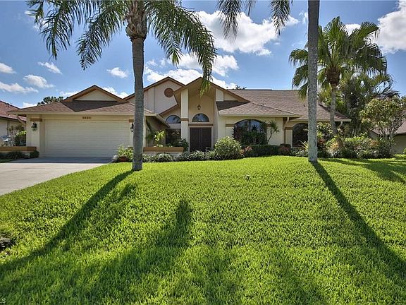 Great Curb Appeal with Beautiful Tropical Plantings