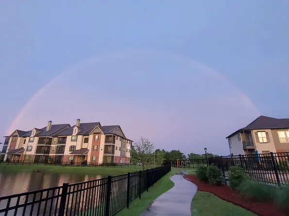 Acadia Villas Apartment Homes for Rent