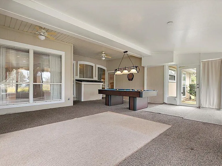 1252 Woodchurch Ln — Photo 20