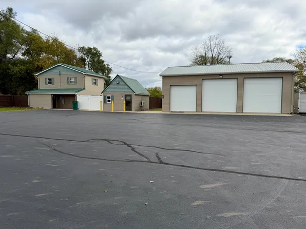 396 & 398 20th St N, Battle Creek, MI 49037