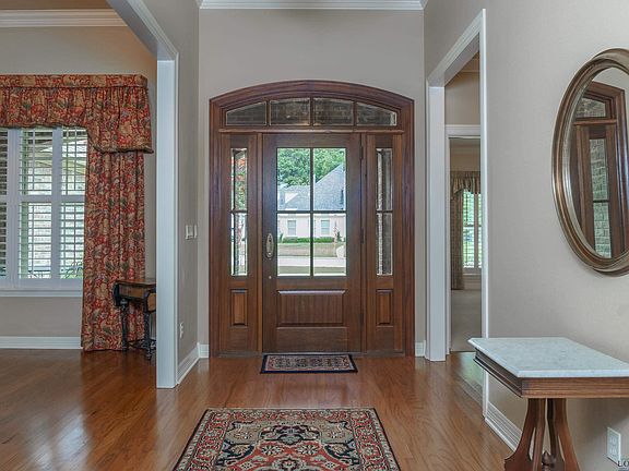 3rd image of 1014 Riverwood Dr