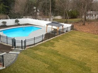565 Elm St, Concord, MA 01742