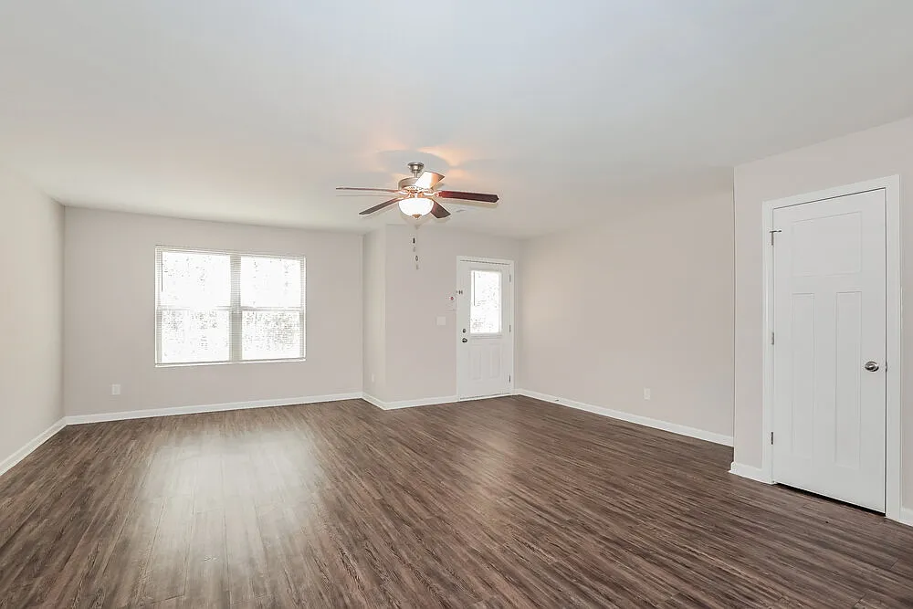 3 bed, 2.5 bath, 1600 sqft, $2,250 — Photo 4
