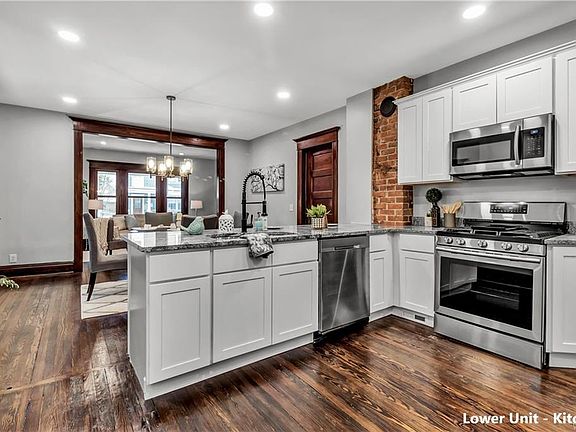 3rd image of 368 Parkdale Ave