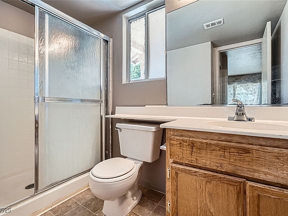 5th image of 725 Weatherstone Dr