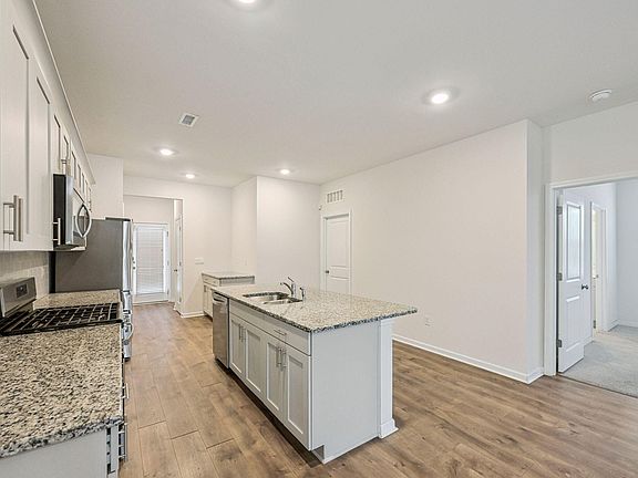 4th image of 444 Haywood Glen Dr