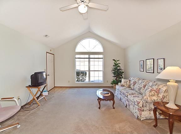 5th image of 4833 Blendon Park Dr